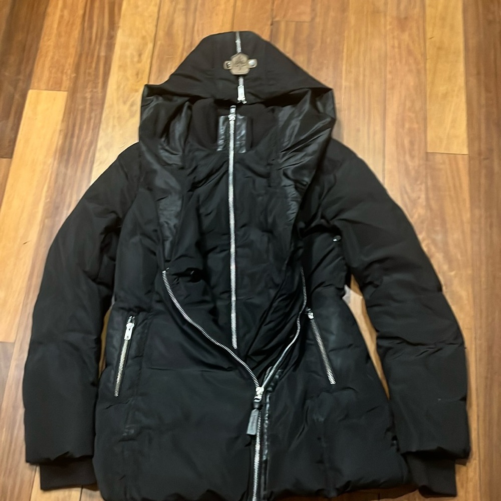 Mackage Black Down Coat Authentic and in excellent condition sz M - Picture 4 of 11